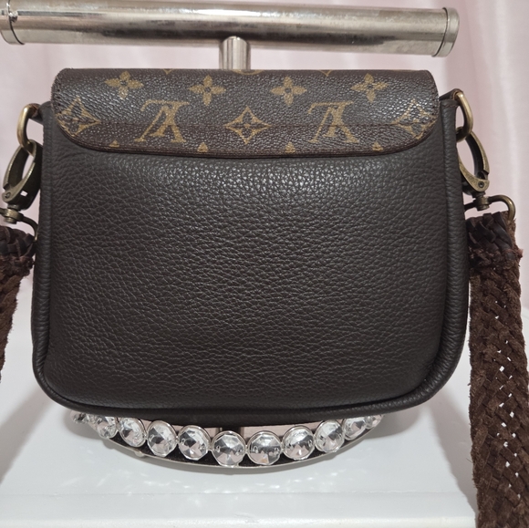 Vintage Boho LV Odyssey Crossbody - Picture 7 of 14